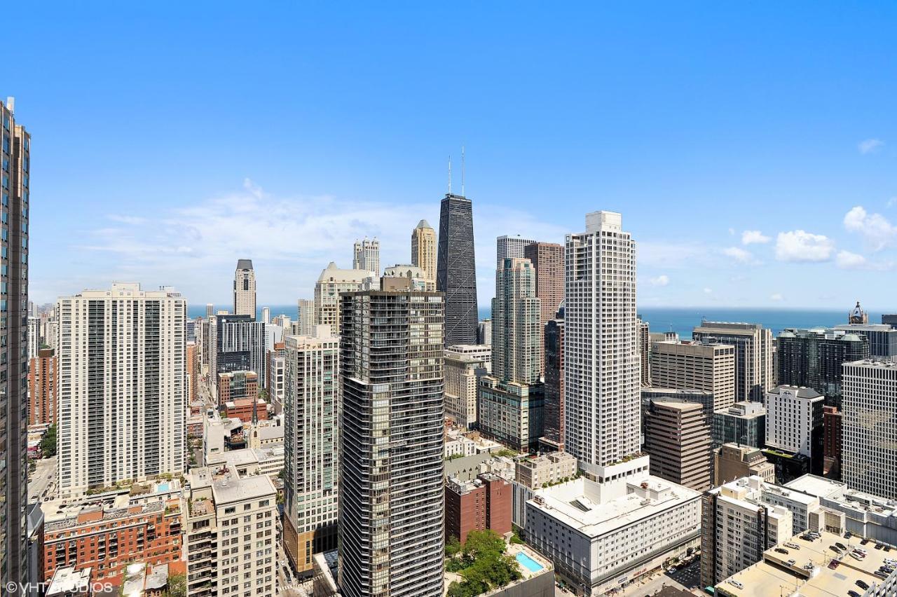 The Penthouse At Grand Plaza Aparthotel Chicago Exterior photo