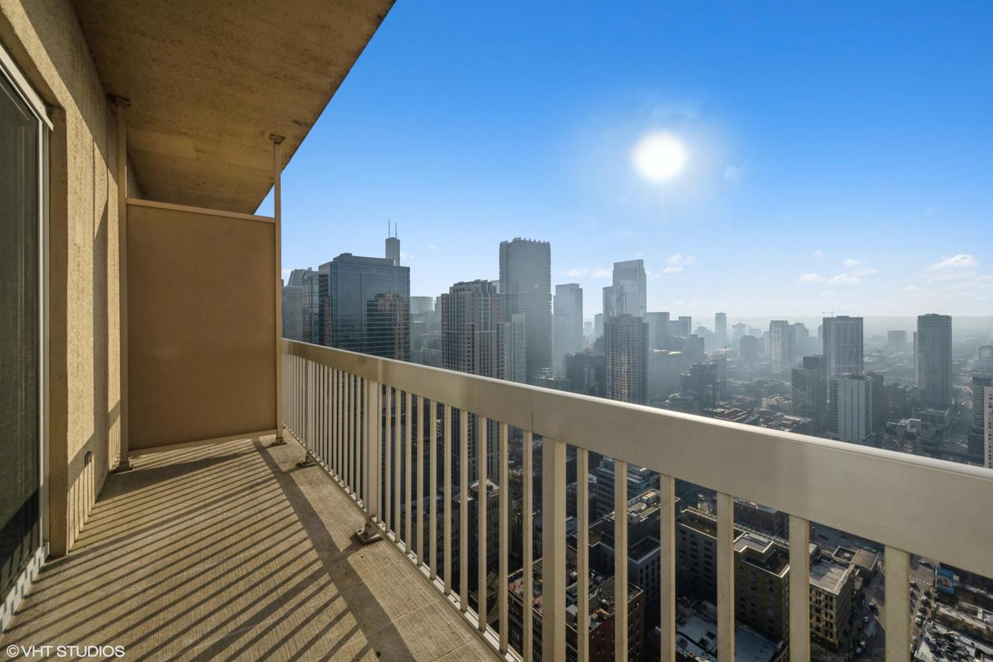 The Penthouse At Grand Plaza Aparthotel Chicago Exterior photo